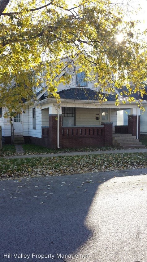 Primary Photo - 1470 S 10th St
