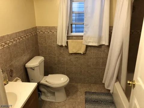 Building Photo - 469 Hawthorne Ave