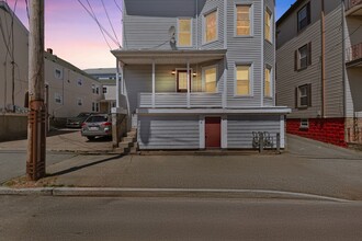 Building Photo - 109 Davis St