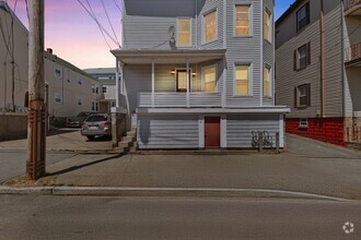 Building Photo - 109 Davis St