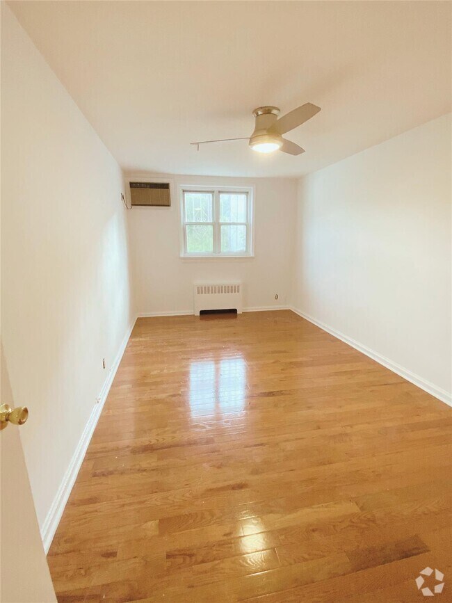 Building Photo - 1613 Tomlinson Ave