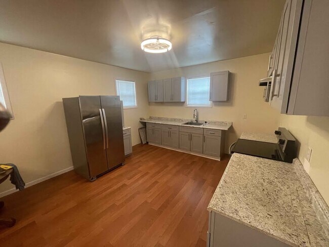 Foto del edificio - 400 N Dillard St