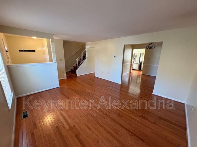 Foto del edificio - 8239 Dr Craik Ct