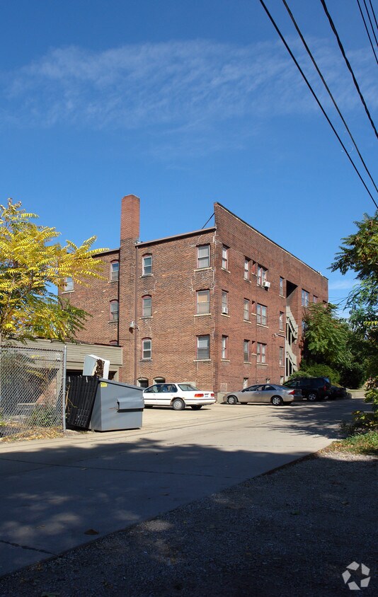 Building Photo - 630 W Market St