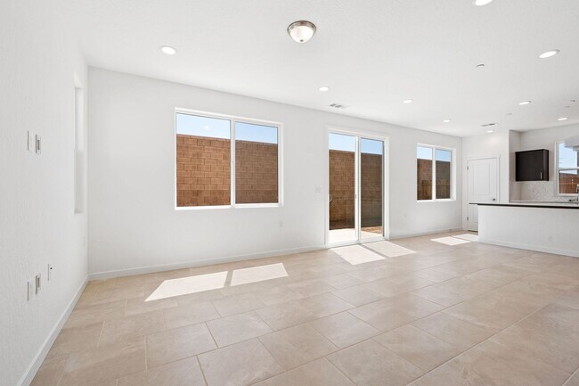 Foto del edificio - Brand New 3 Bedroom Home with Solar!