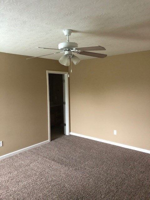Foto del edificio - 534 Village Creek Dr