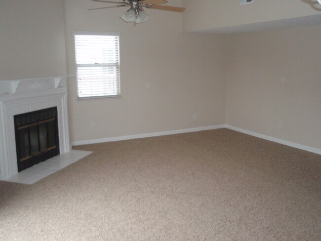 Living Room - 1413 Bobolink Pl