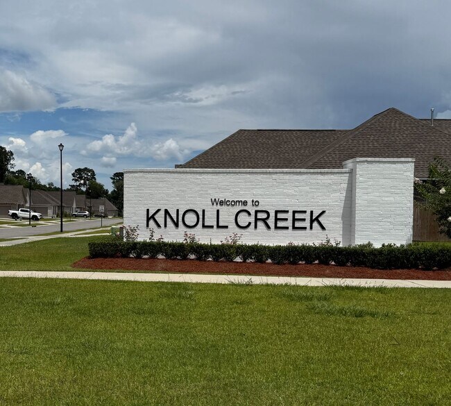 Foto del edificio - Move in Ready! Beautiful 3 Bedroom and 3 Baths New Construction Home