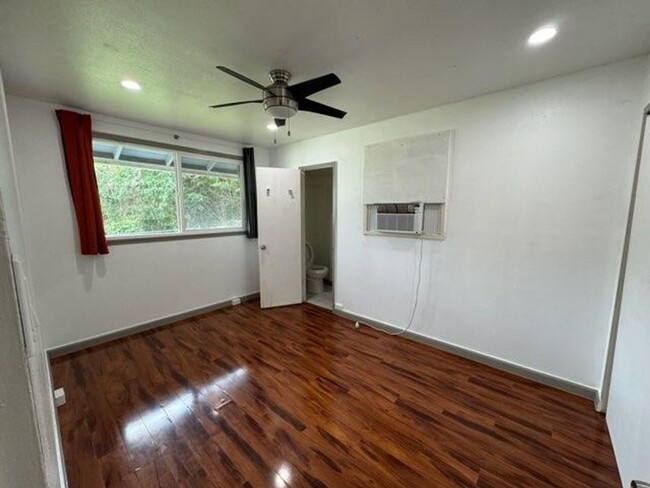 Foto del edificio - For Rent - 99-1170 Halawa Hts Rd.