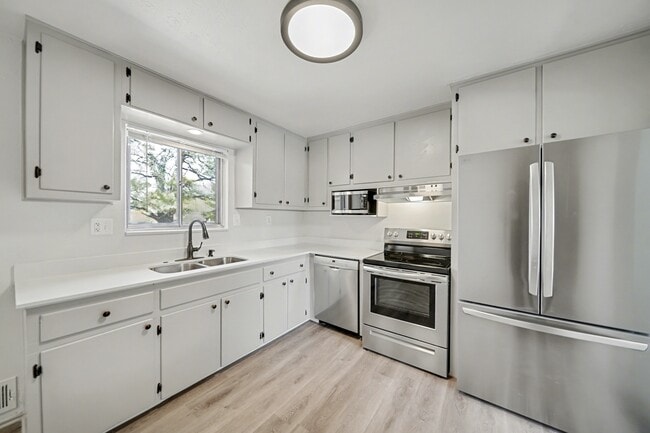 Foto del edificio - 3861 Moore St