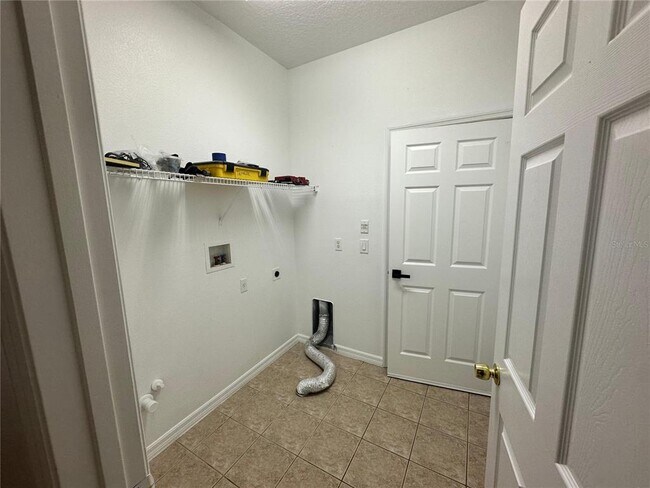 Building Photo - 2723 Star Grass Cir