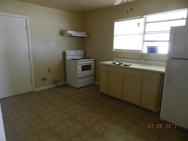 Building Photo - 705 N. State, Fort Stockton, TX 79735