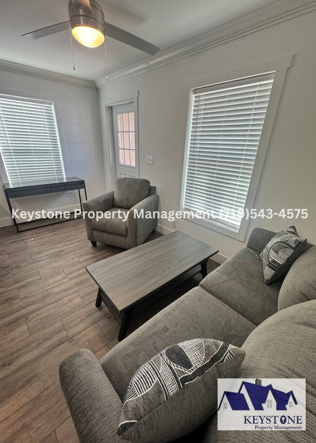 Foto del edificio - 632-634 Edna Ln