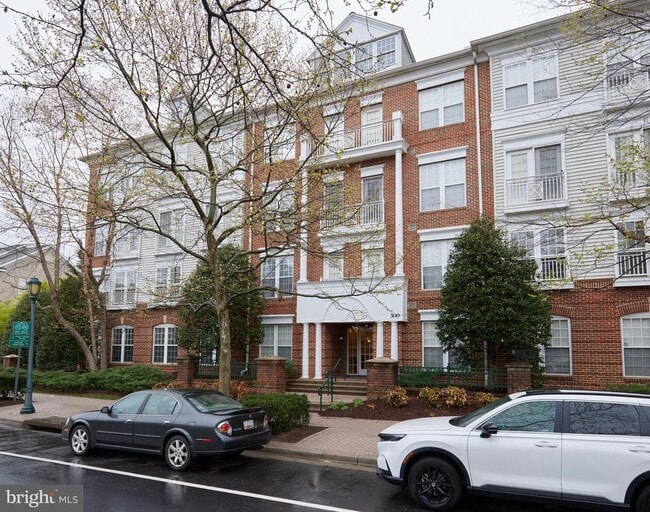 Building Photo - 300 King Farm Blvd