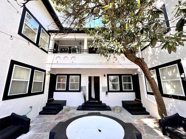 Building Photo - 415 Fairview St