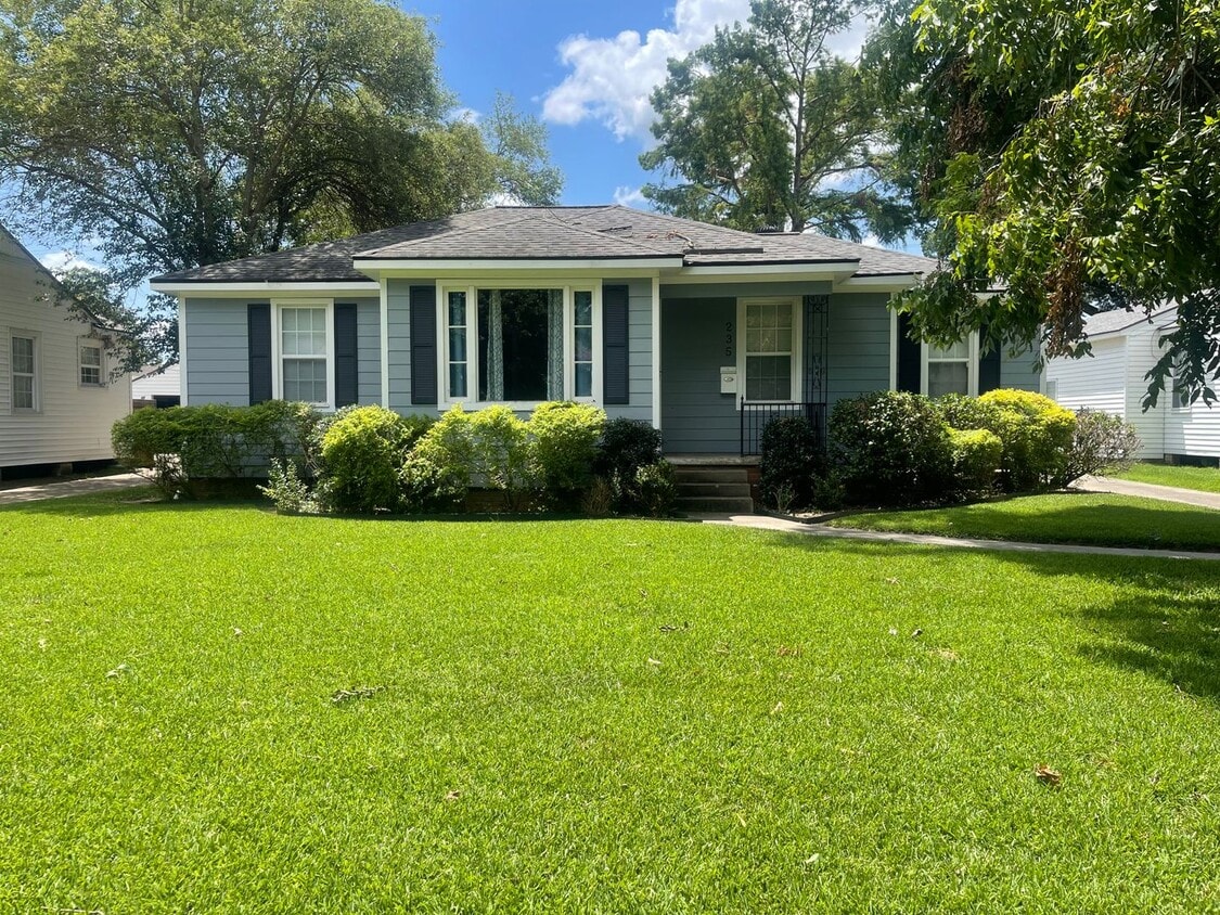 Foto principal - Broadmoor Gem! Move In Ready So Hurry!