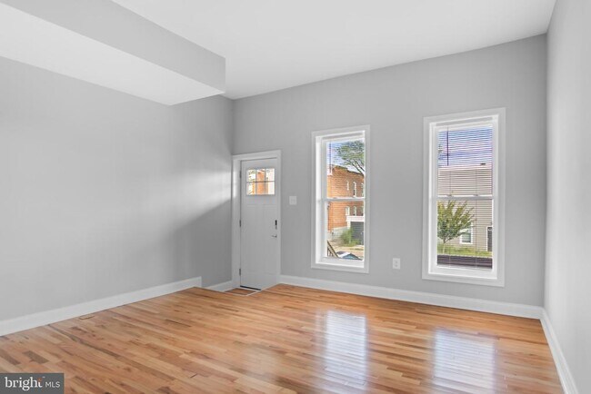 Building Photo - 1604 N Ellamont St
