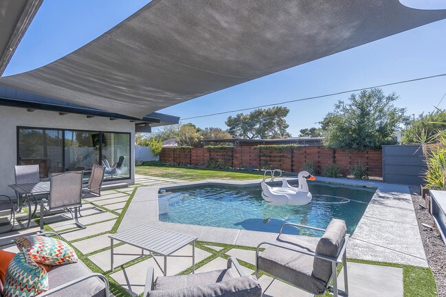 Foto del edificio - 8313 E Crestwood Way