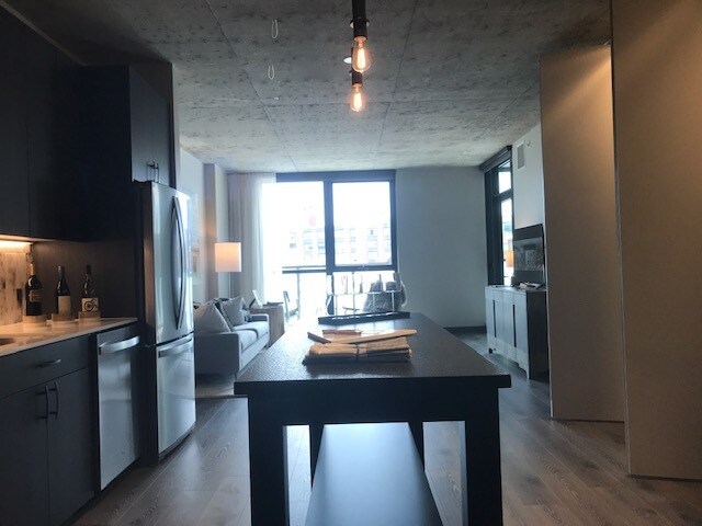 Foto del edificio - 1200 W Lake St