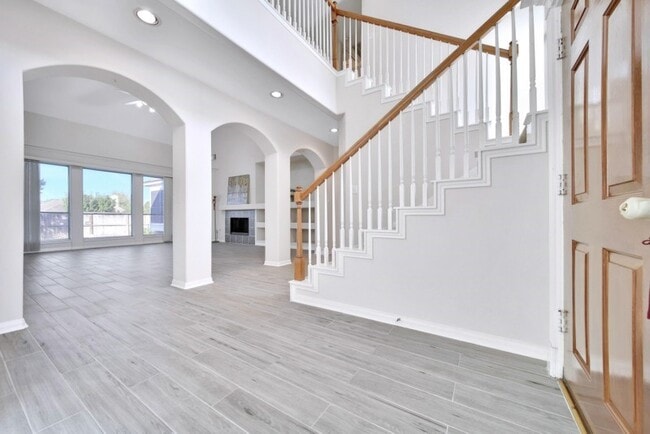 Building Photo - 522 Jay's Ln