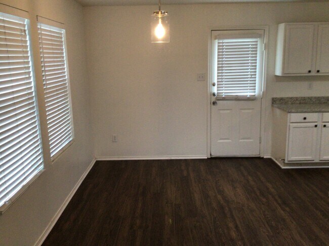 Foto del edificio - 5313 Lansdowne Avenue