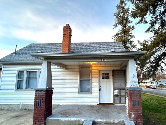 Building Photo - Monroe 1 Bedroom Home