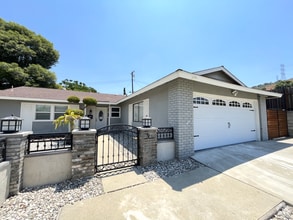Building Photo - 2730 Recinto Ave