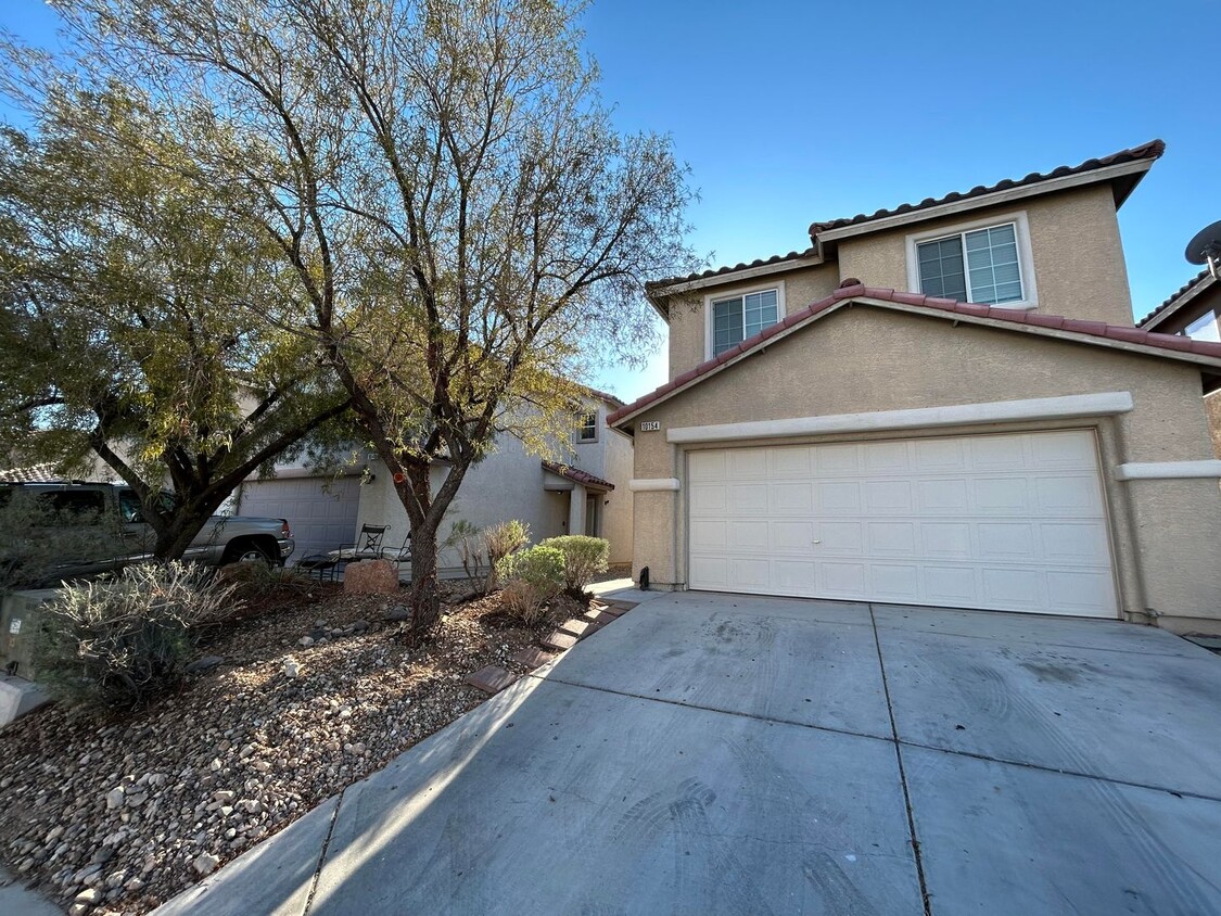 Primary Photo - 4 bedroom in Southern Highlands