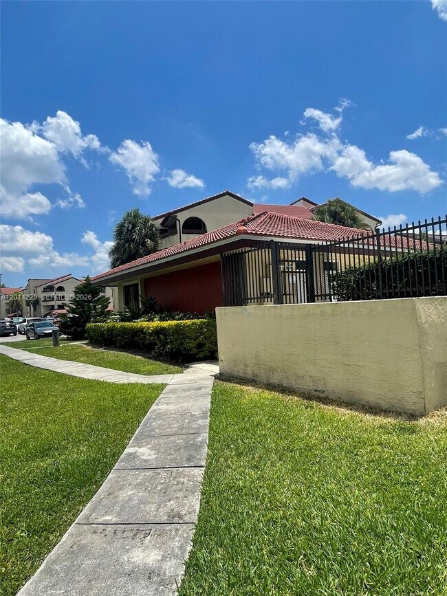 Foto del edificio - 8820 SW 123rd Ct