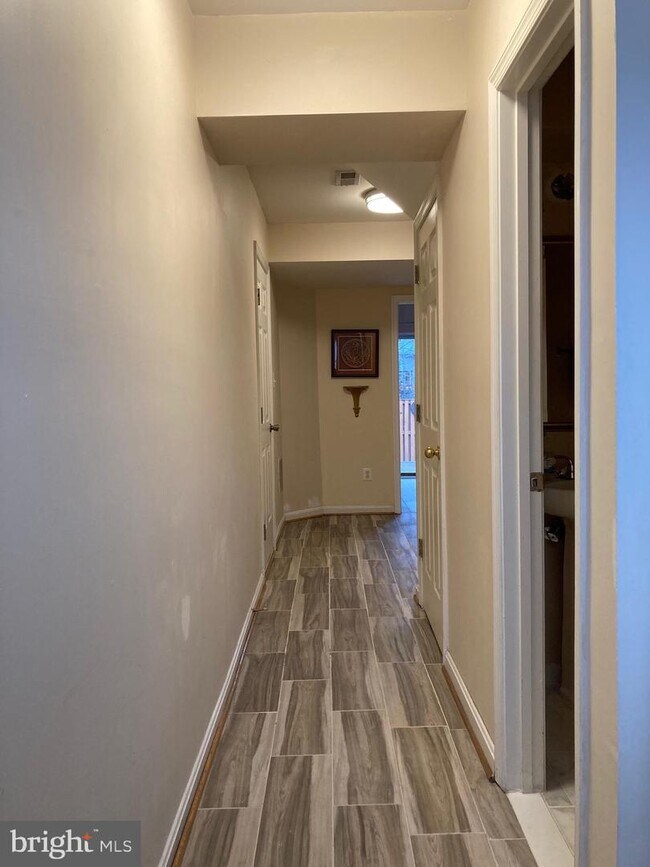 Building Photo - 45438 Oak Trail Square