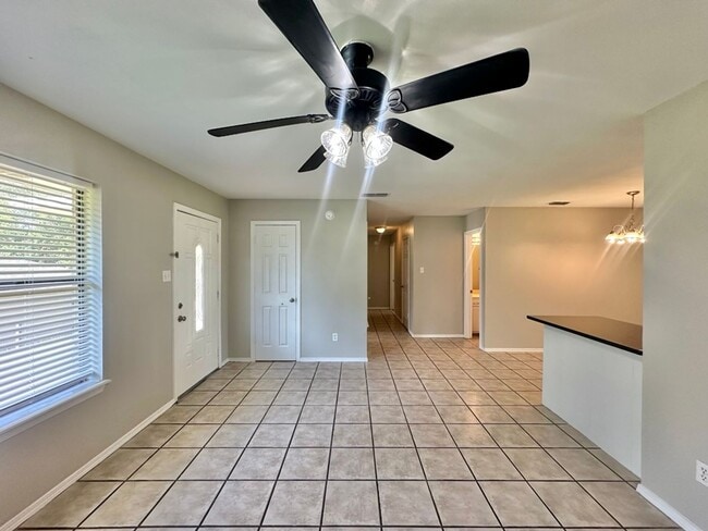Building Photo - Stoneridge Duplex 454/452