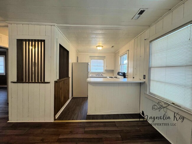 Building Photo - 7203 Porcher Dr