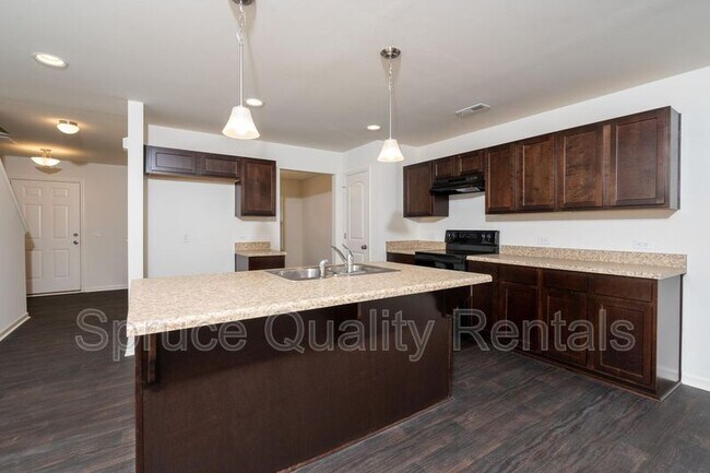 Photo - 544 Freeport Ct House