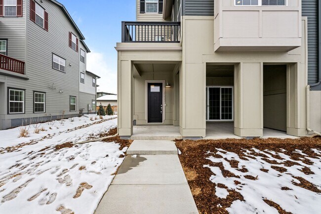 Foto del edificio - Spacious Family Home in Quiet Neighborhood