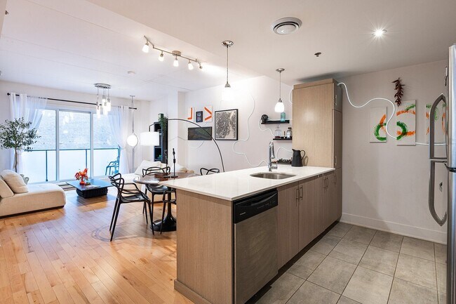 Photo du bâtiment - 2229 Rue Sainte-Catherine E