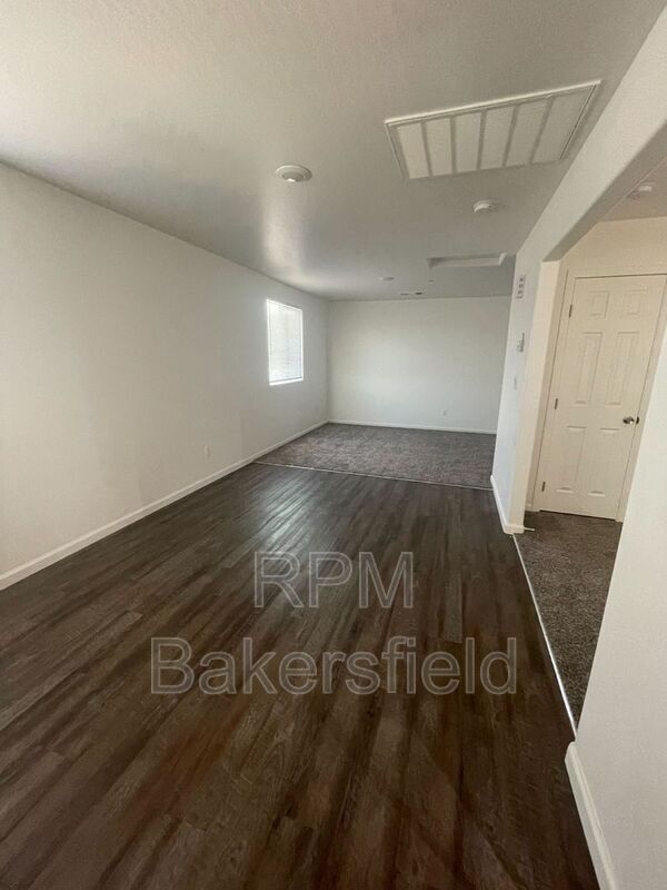 Building Photo - 3027 Q St