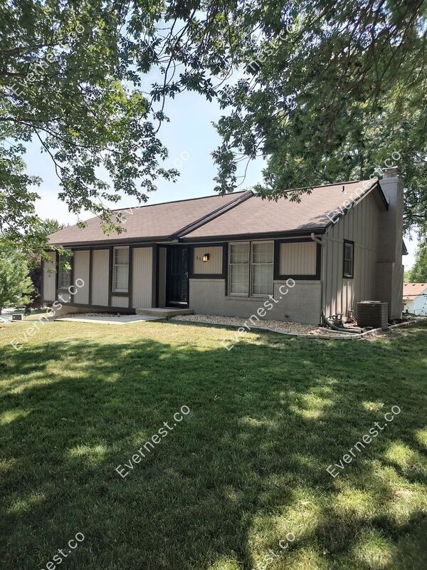 Primary Photo - 8512 N Pomona Ave