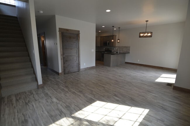 Building Photo - Luxury Condo, Center of Bozeman