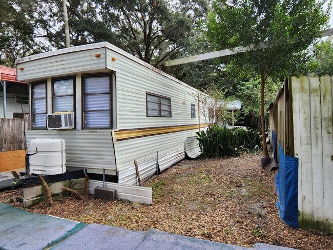 Foto del edificio - 7416 Edgemere Rd