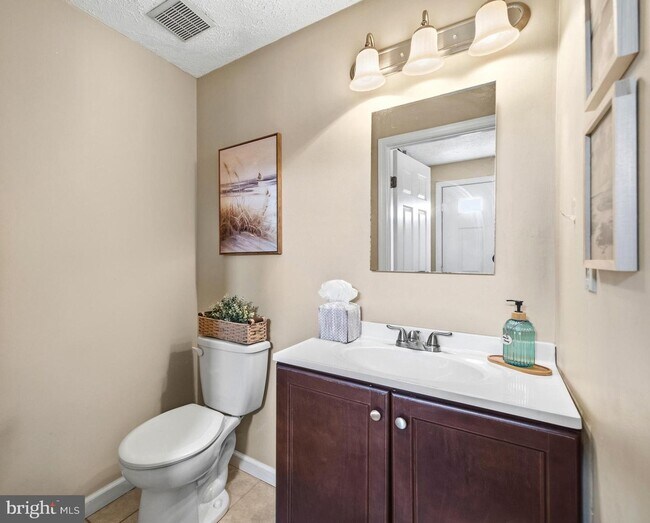 Medio baño - 7037 Hames Ct