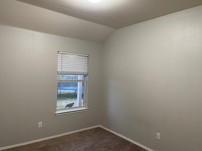 Foto del edificio - 4104 Summerhill Ln