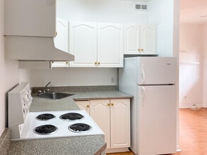 Building Photo - 362 Friel St