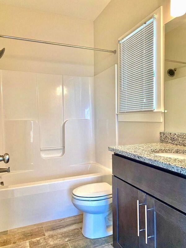 Foto del edificio - 305-311 West 13th Street - 309 West 13th A