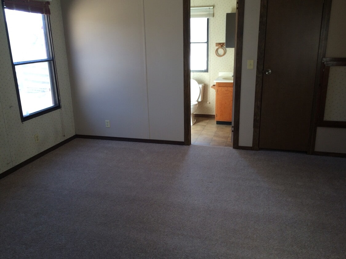 Building Photo - Country Setting Yet Still Close To Fort Leonard Wood