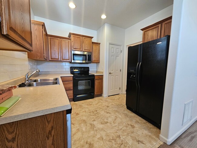 Building Photo - 2 Bed, 1 Bath Home in The Courtyards At Wo...