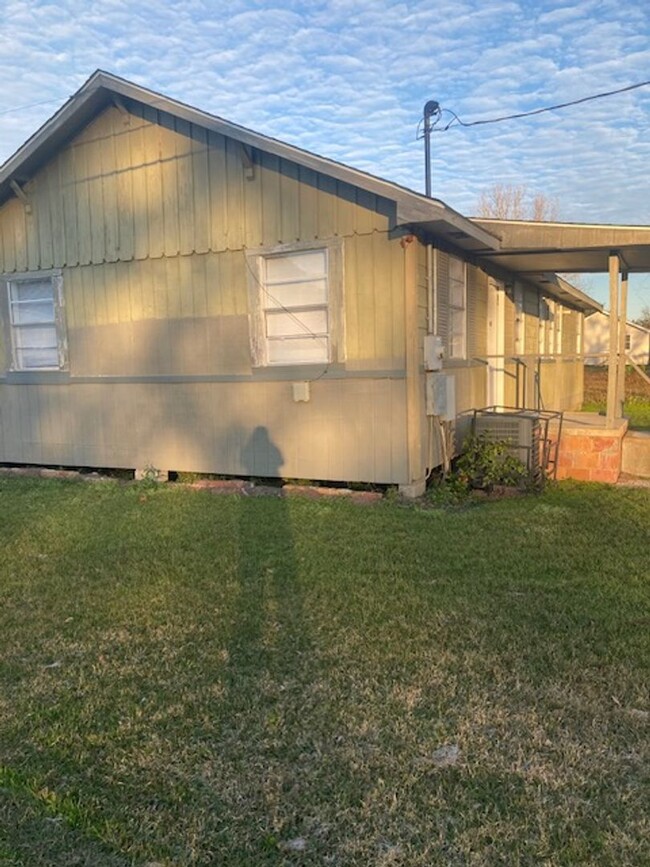 Building Photo - Gulfport 3 Bedroom