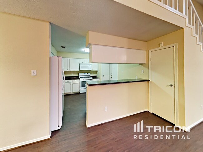 Foto del edificio - 943 Somercotes Ln