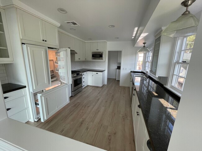 Building Photo - 11241 Sunshine Ter