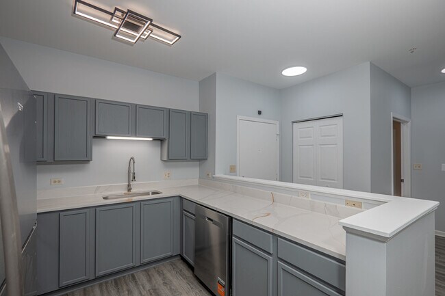 Foto del edificio - 801 N McLean Blvd