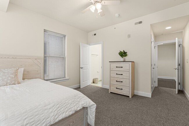 Foto del edificio - 1802 N 16th St